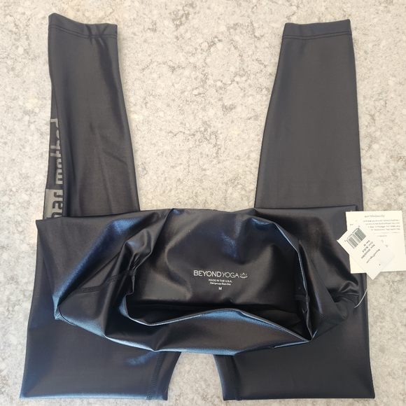 BEYOND YOGA GLOSS LEGGINGS - Picture 12 of 13